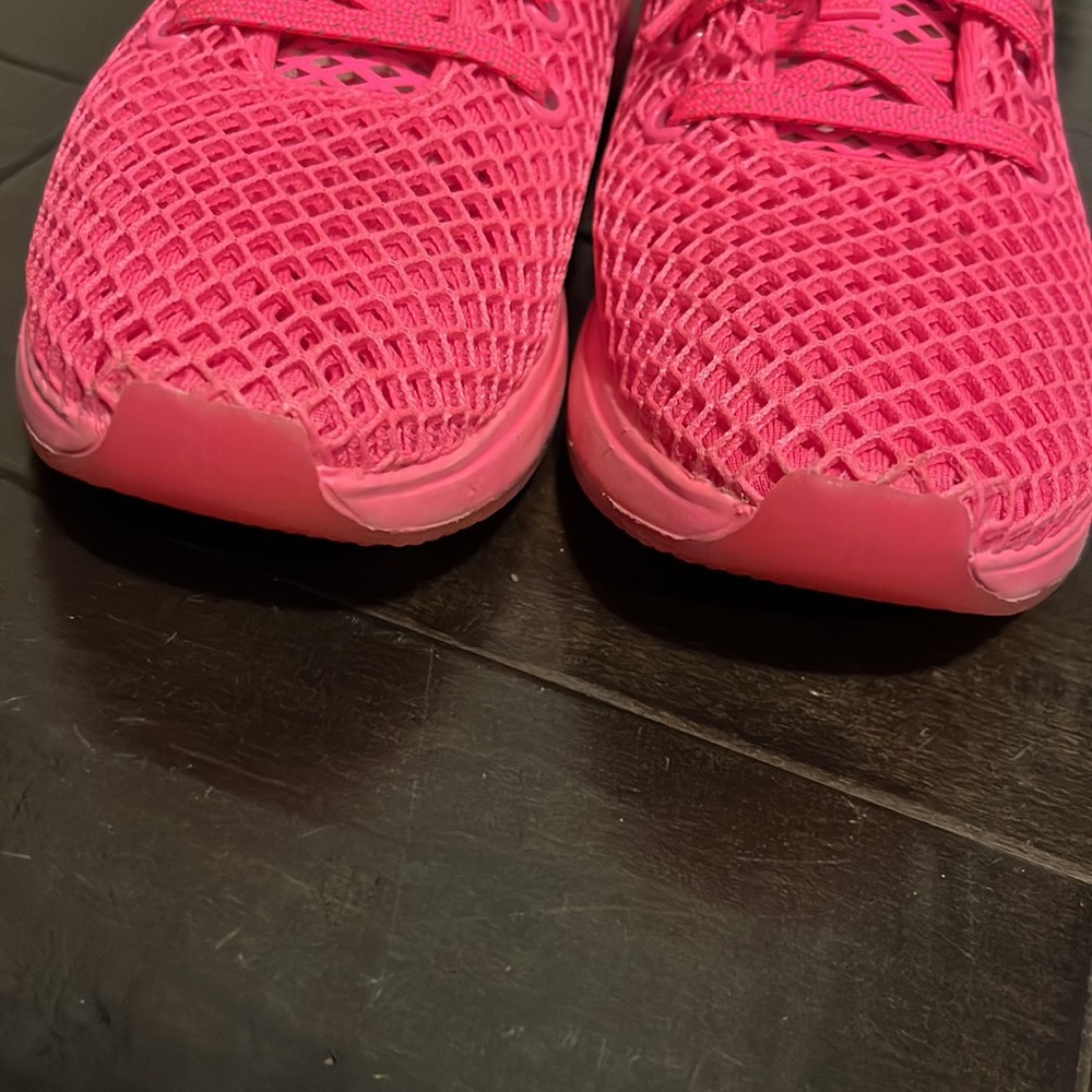 Women’s NOBULL Mesh bright pink shoes - Picture 9 of 11